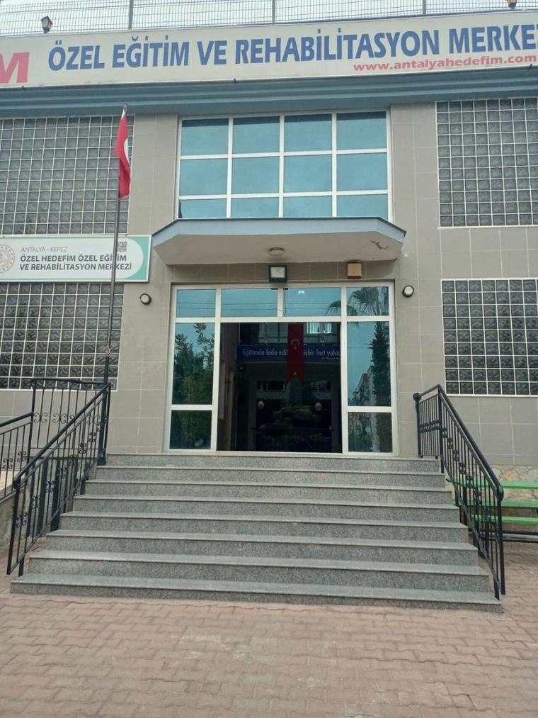 Merkezimizin girişi